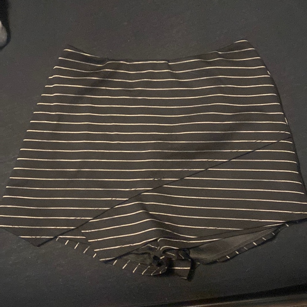 Stripped mini skirt